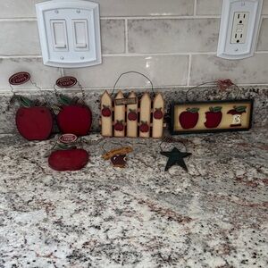 Apple-Themed Kitchen Decor Set